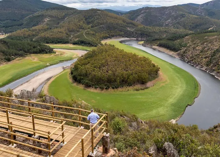 Exedra 3 Estrellas Carcaboso